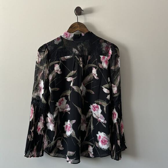 WHITE HOUSE BLACK MARKET FLORAL PLEATED BELL SLEEVE BLOUSE W/LACE SIZE 8P - Picture 3 of 10